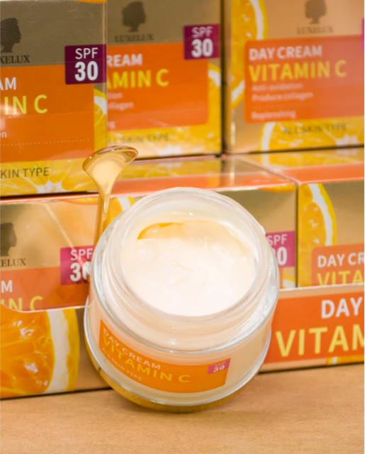 Luxelux Nappali krém C-vitaminnal 50 g - Image 2