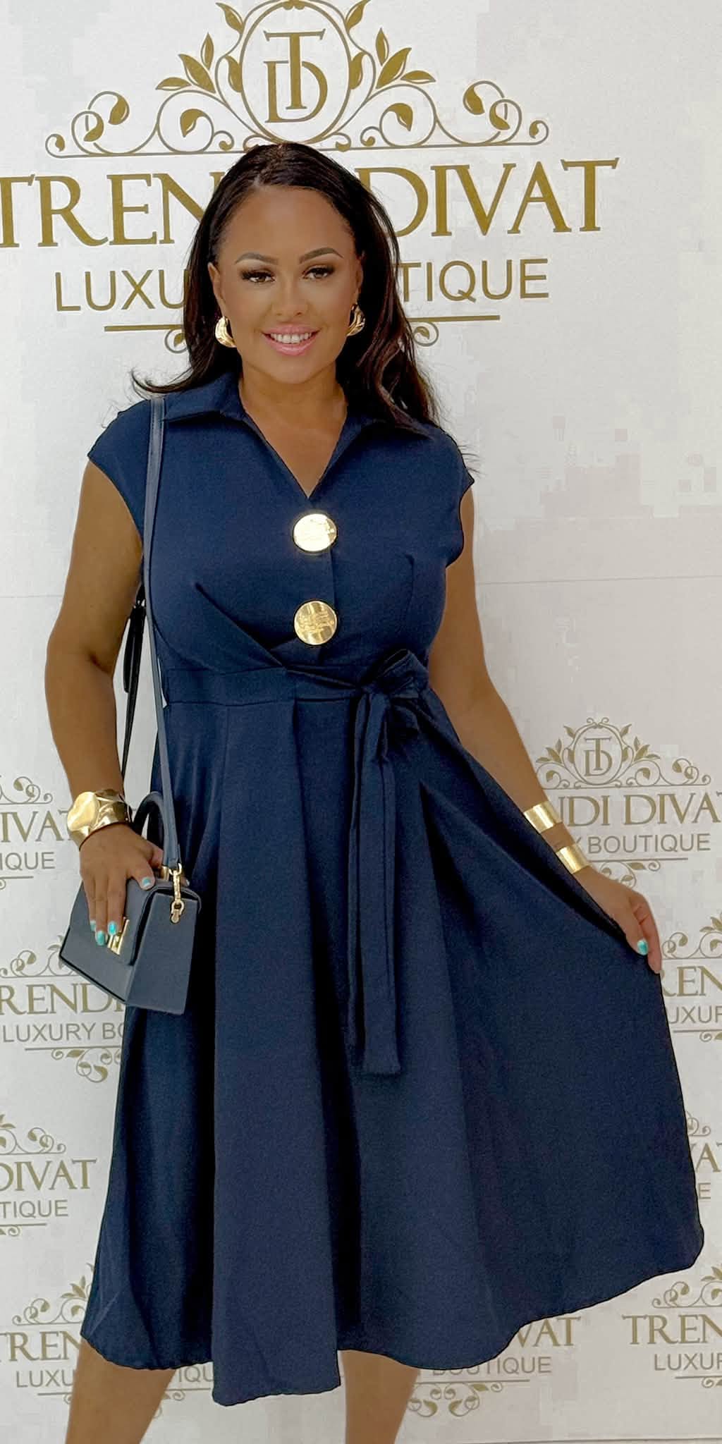 Glamour elegancia: Midi blúzruha exkluzív arany színű brossal - Image 26