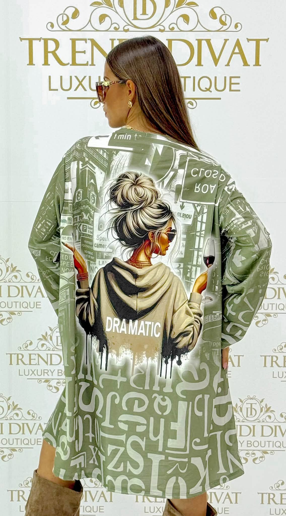 Oversize tunikaruha kontyos lány grafikával és betűmintával - Image 12