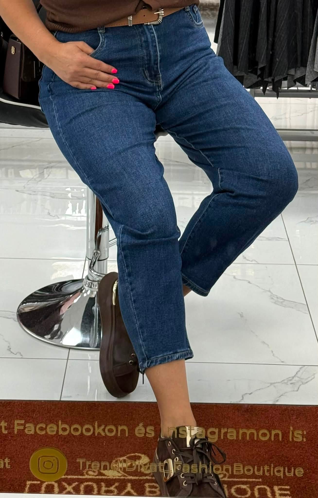 Plus size, magas derekú sötétkék női baloon fit farmer barna övvel "MK281" - Image 2